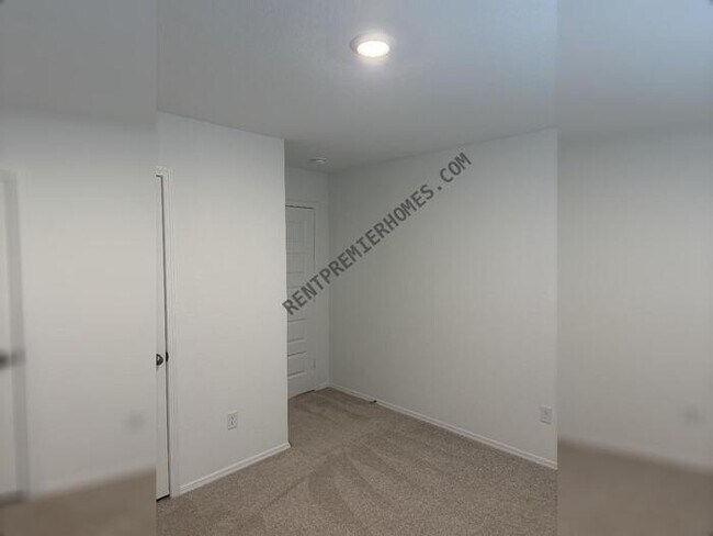 Building Photo - 122 Powder River Dr