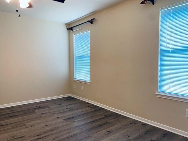Building Photo - 24710 Cobble Canyon Ln