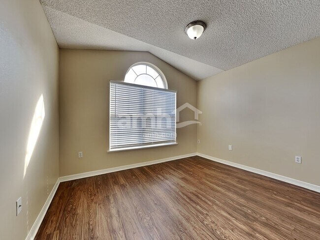 Building Photo - 1844 Saga Ct