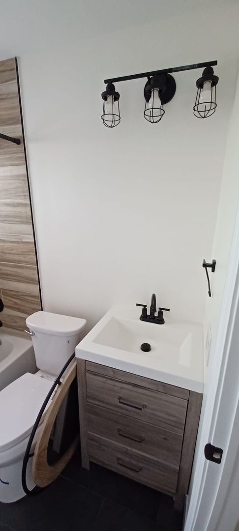 Building Photo - Stylish Fort Lauderdale 3/2 with Stainless...