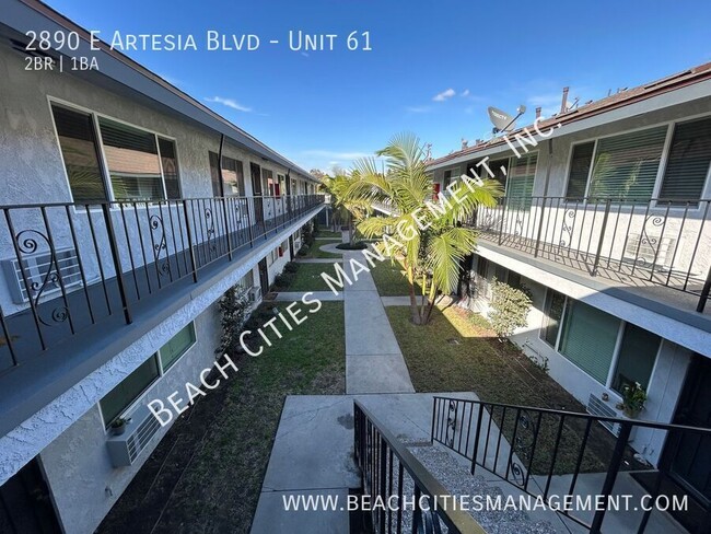 Building Photo - Remodeled 2 Bedroom, 1 Bath with 1 Parking...