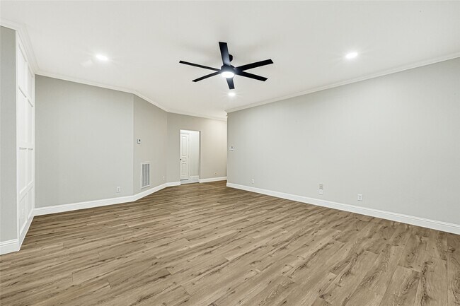 Building Photo - 11015 Harston Dr