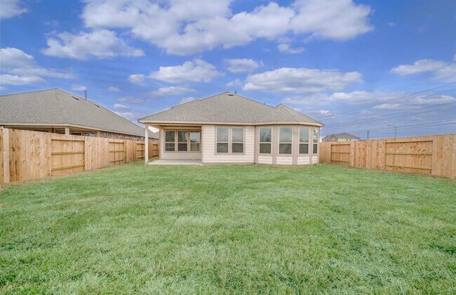 Building Photo - 27986 Clear Pines Dr.