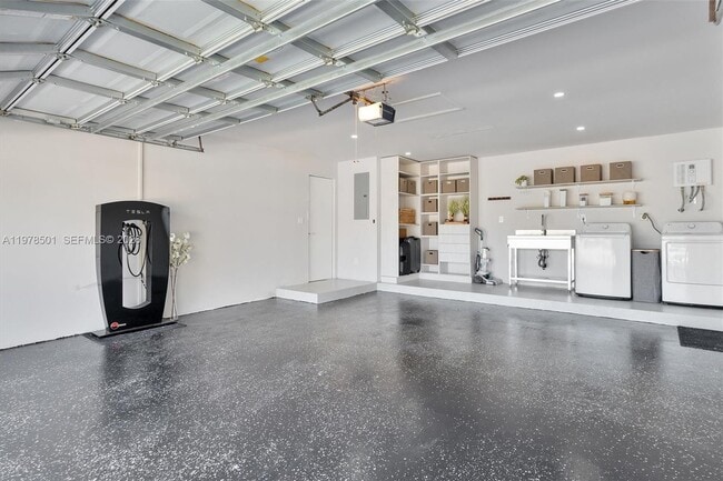 Building Photo - 4000 N Circle Dr