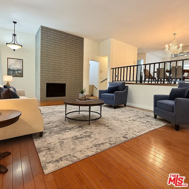 Building Photo - 5310 Lindley Ave