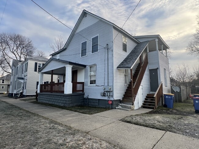 Private entrance to lower unit - 142 Marion Ave SW