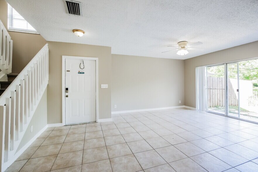 Building Photo - 3372 Orinoco Ln