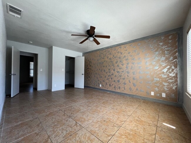 Building Photo - Spacious Single-Story 6-bed 3-bath Oasis with Private Pool and Spa in Spring Valley