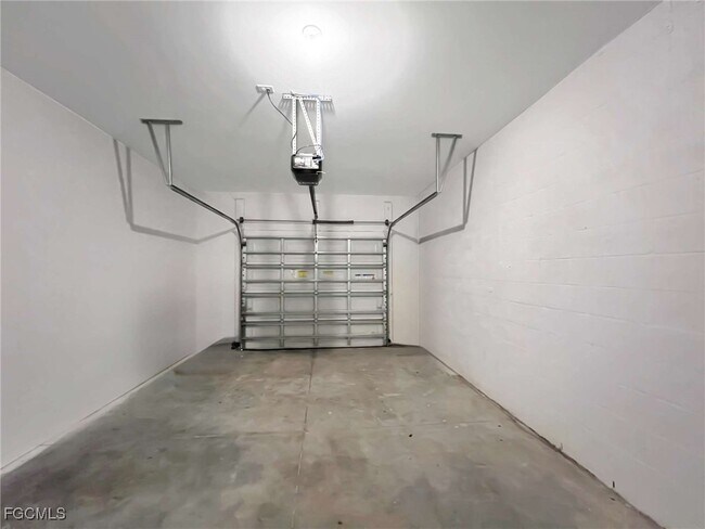 Building Photo - 1320 Trafalgar Pkwy