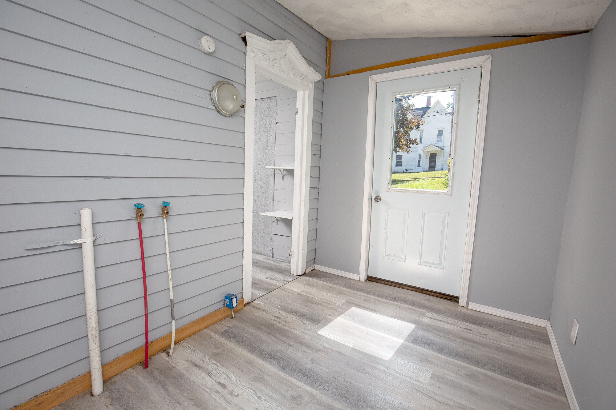 Building Photo - 399 S Division St