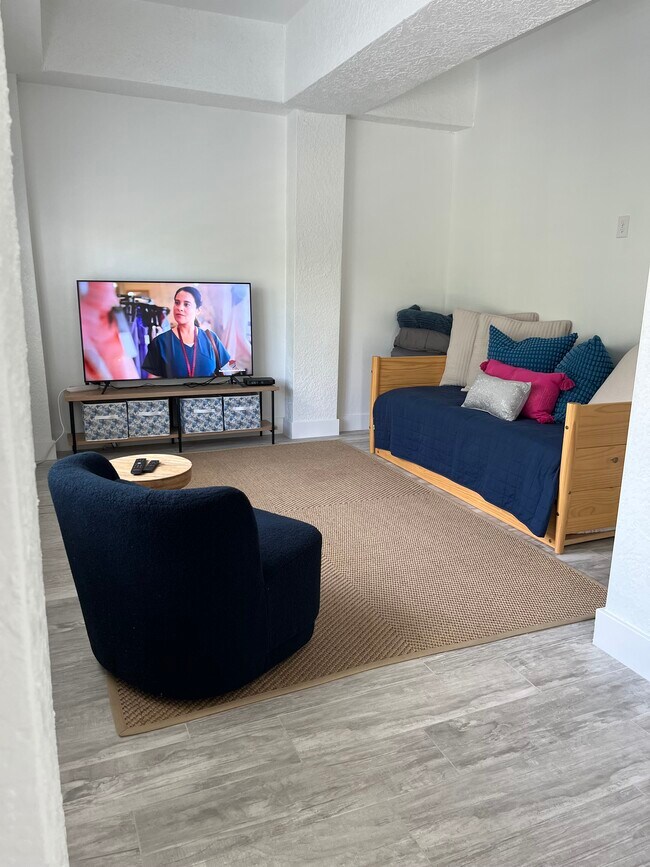 Building Photo - 130 Barefoot Cir