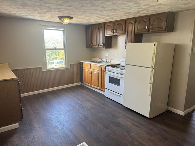 Building Photo - Cute 1 bedroom house Rochester