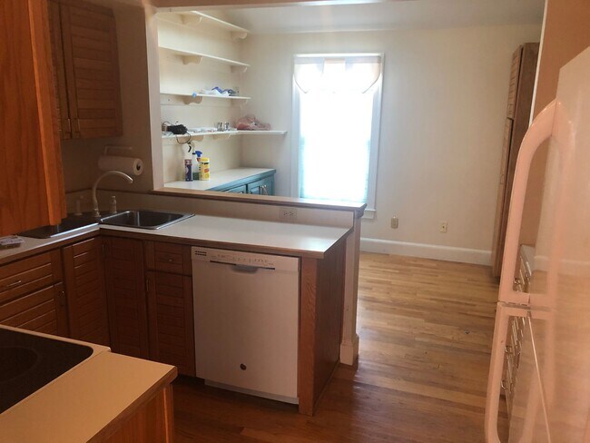 Building Photo - COMING SOON! Beautiful 4- Bedroom Condo in Portsmouth, NH!