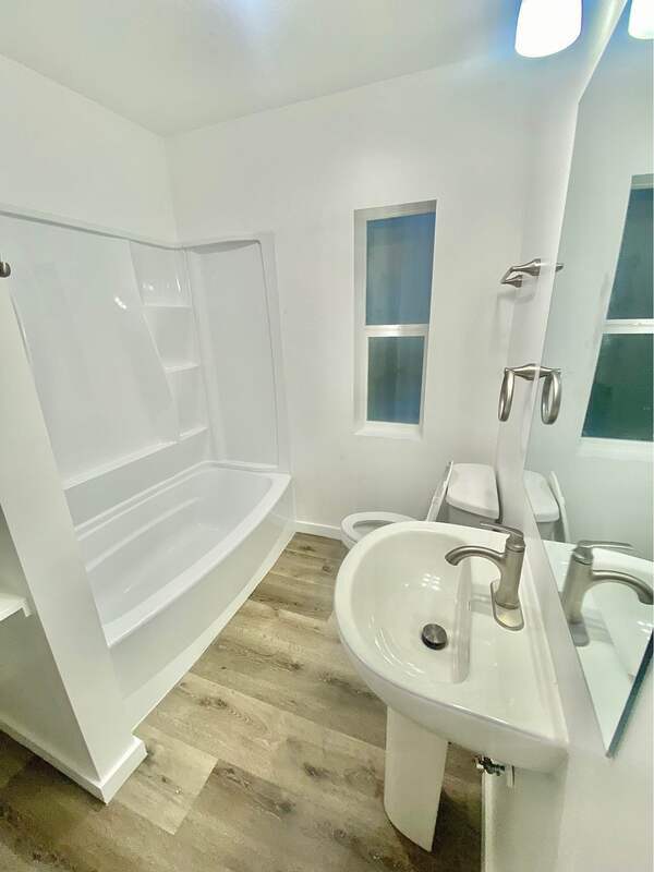 Building Photo - 295 E 800 S