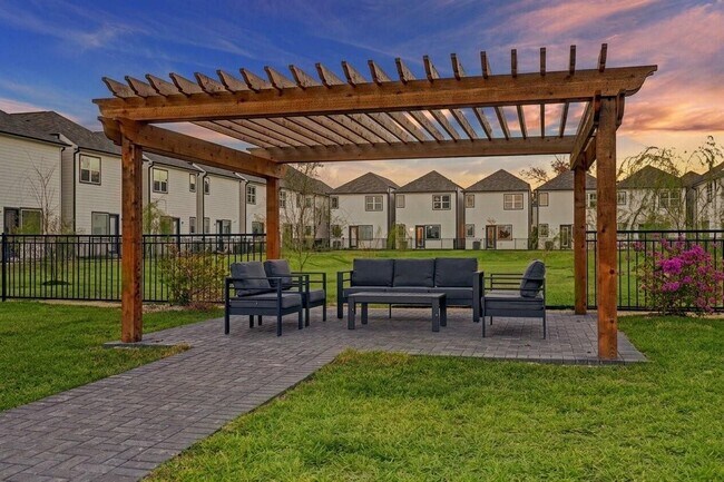 Building Photo - 2309 Silva Park Ln