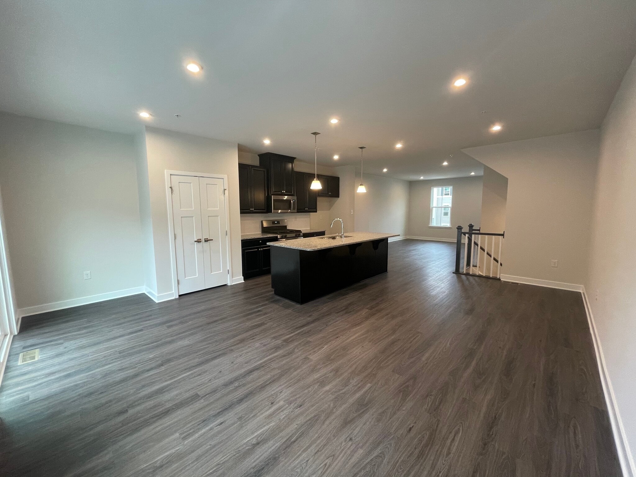 Building Photo - 229 Sugar Maple Sq