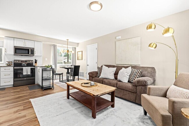 Primary Photo - 27990 Gratiot Ave