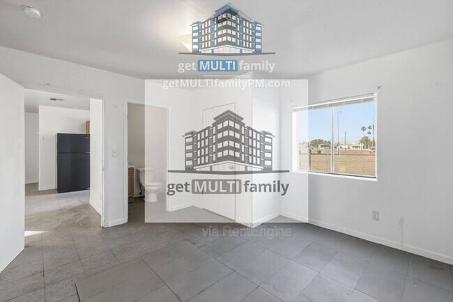 Building Photo - 1224 E Apache St