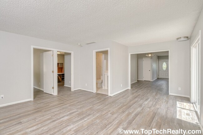 Building Photo - 14390 SW Furlong Way
