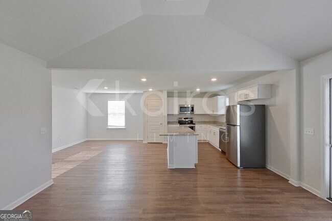 Building Photo - 137 Western Red Cedar Dr