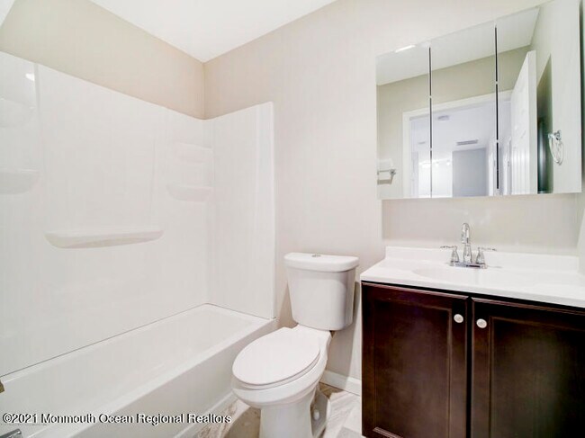 Building Photo - 869 Mariposa Ct