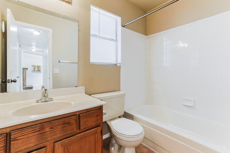 Building Photo - 549 N Granite St