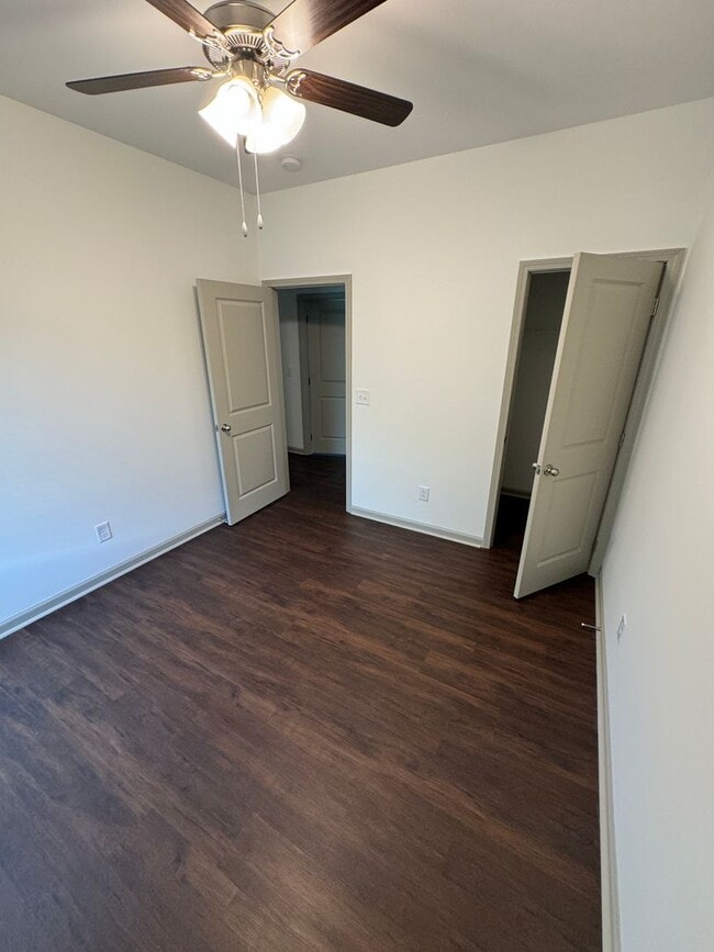 Building Photo - Charming 3BR/2BA with Easy Access to Shopping & Dining