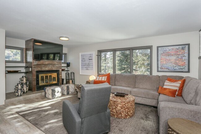 Building Photo - Beautiful 4 bed, 4 bath with garage in Fri...