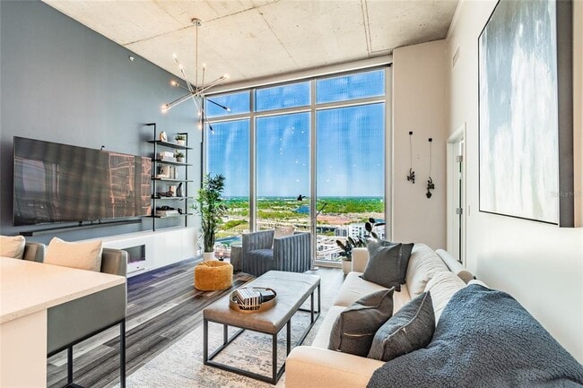 Building Photo - 777 N Ashley Dr