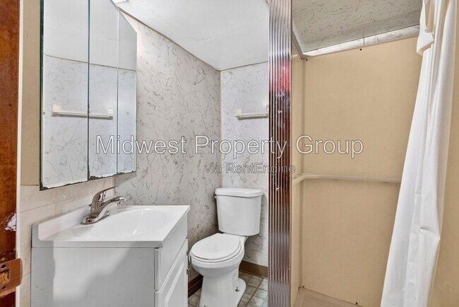 Building Photo - 1208 Verl Pl
