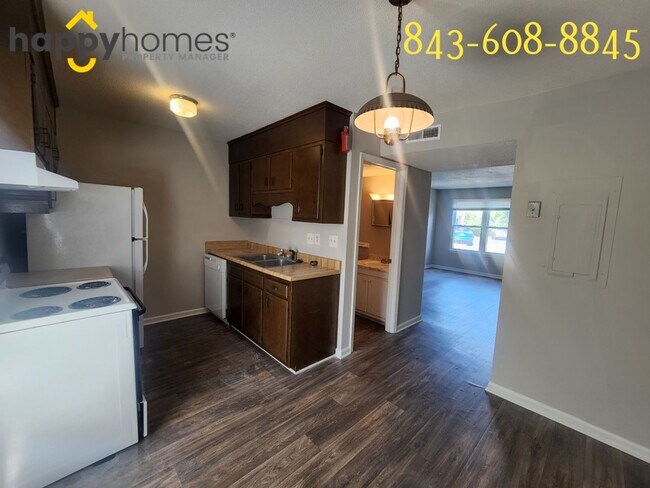 Building Photo - 921 Nabors Dr