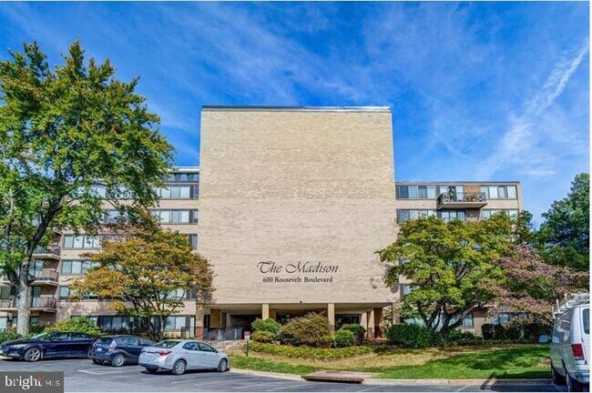 Building Photo - 600 Roosevelt Blvd