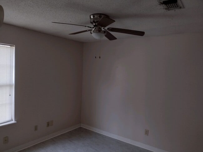 Building Photo - 2708 Kavanaugh Rd