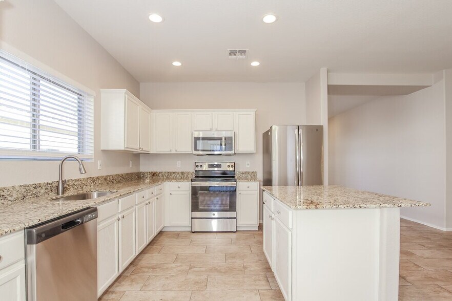 Building Photo - 3134 W Cavedale Dr