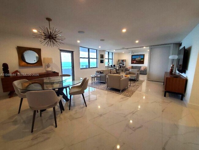 Building Photo - 9225 Collins Ave