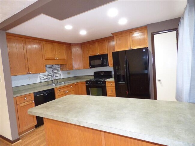 Building Photo - 794 Wheatland Cir