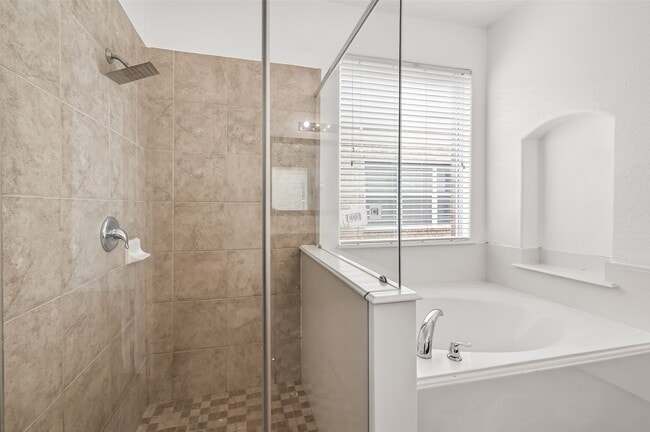 Building Photo - 5519 Jay Thrush Dr