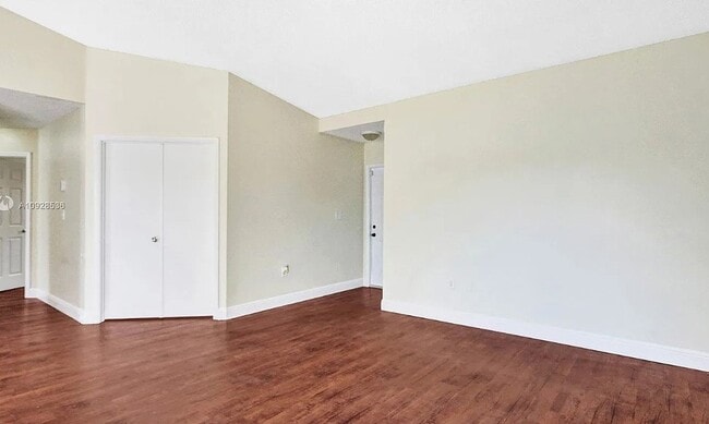 Building Photo - 8560 NW 193rd Ln