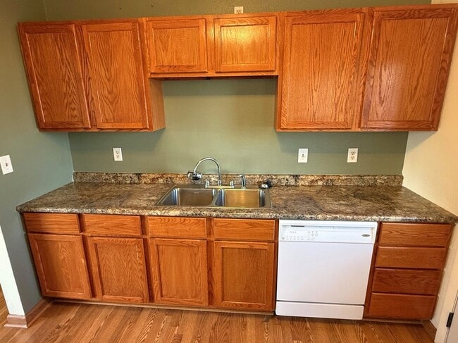 Building Photo - Updated 3 bedroom 2 bath with central air