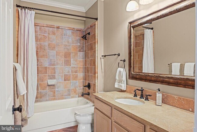 Building Photo - 1701 Lake Shore Crest Dr