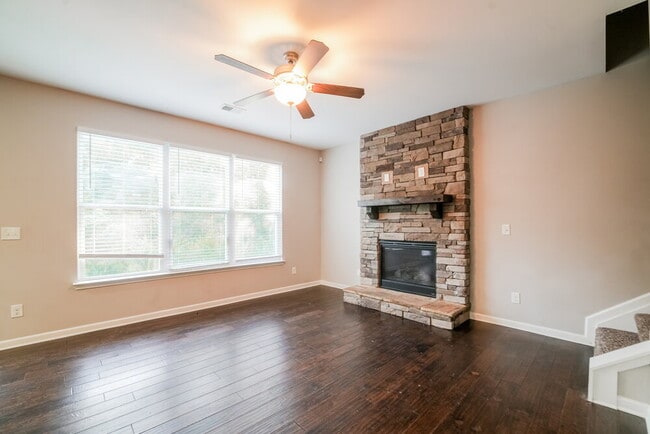 Building Photo - 4025 Tarnwood Pl