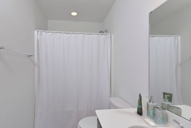 Building Photo - Modern Comfort in a Quiet Cul-de-Sac – 3 B...