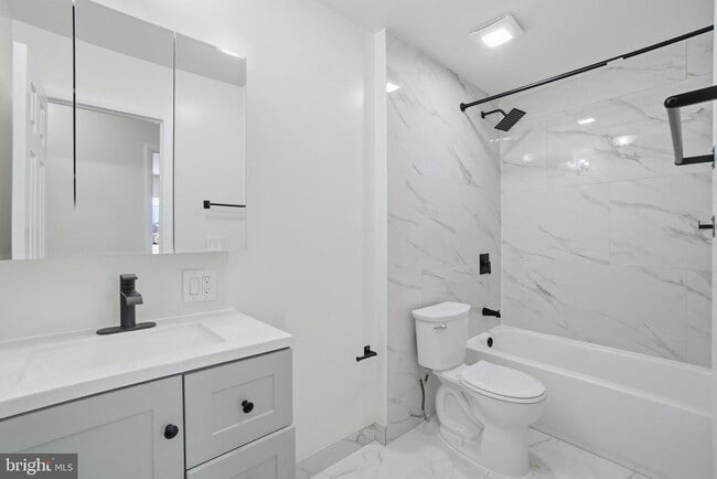 Building Photo - 28 Melwood Ct