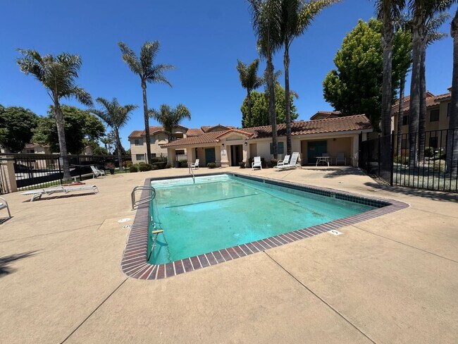 Building Photo - Comfortable Condo Living in Santa Maria