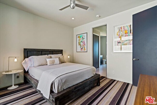 Building Photo - 1175 Los Robles Dr