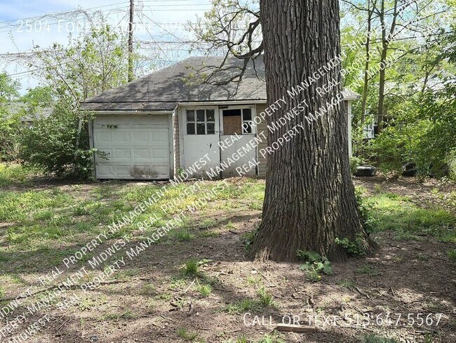 Building Photo - 2504 Forest Home Ave