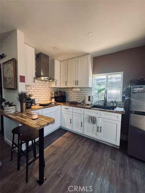 Building Photo - 14828 Saticoy St