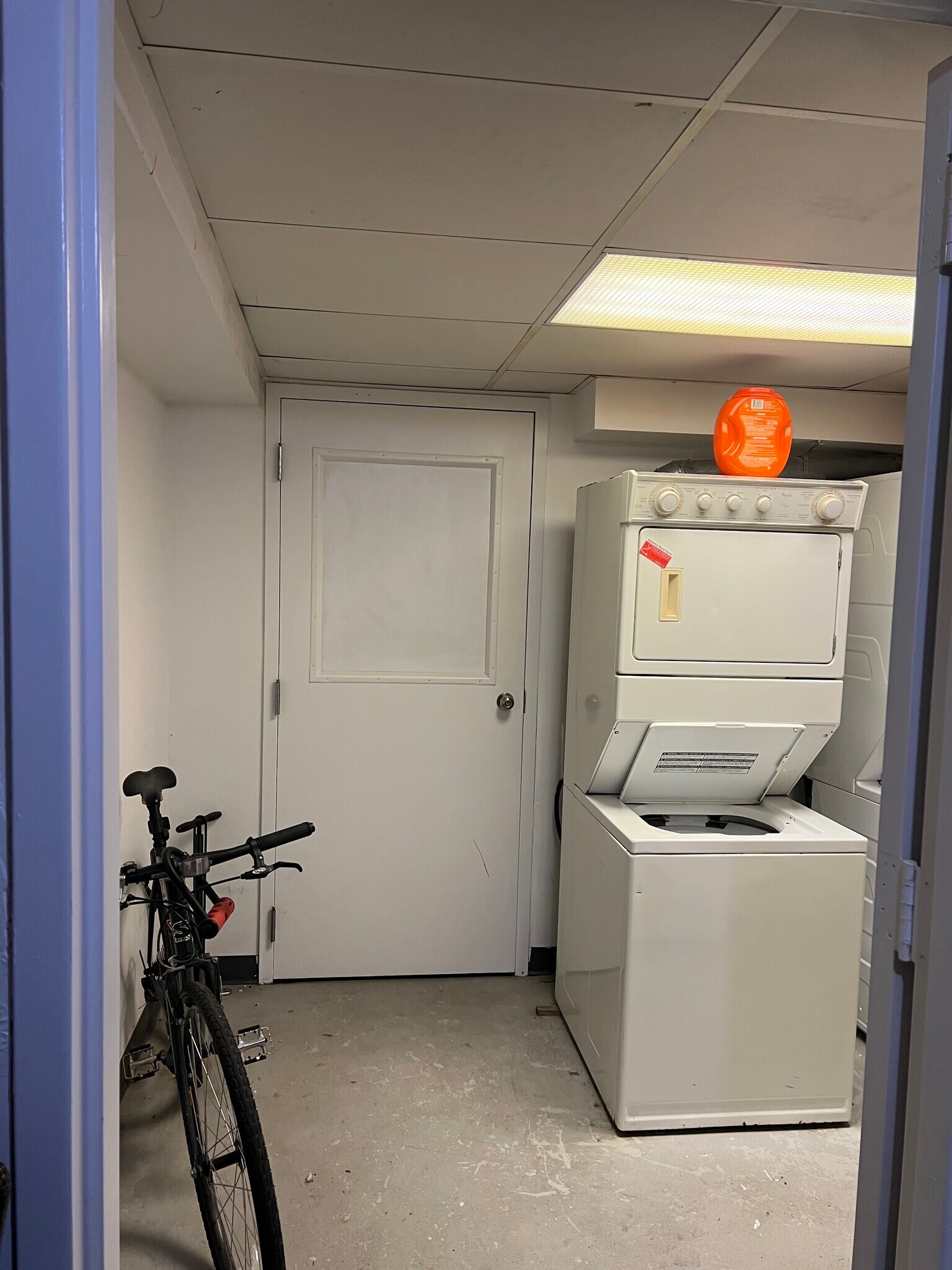 Laundry in Basement - 620 W Briar Pl