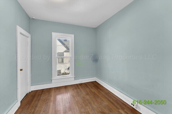 Building Photo - 1335 Hamilton Ave NW