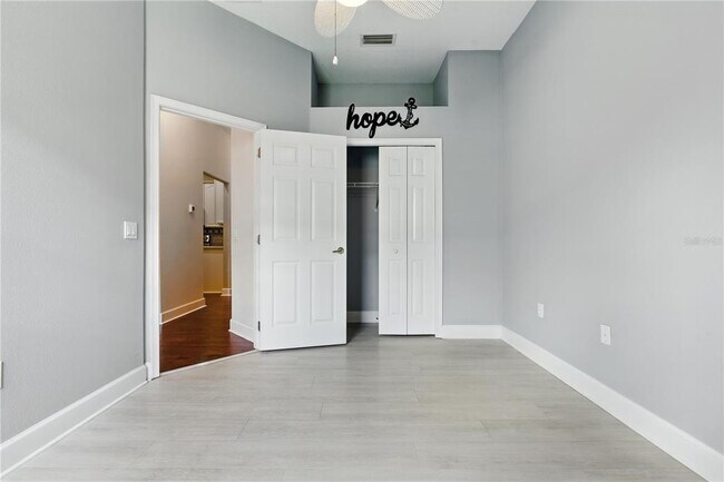 Building Photo - 457 Golf Vista Cir